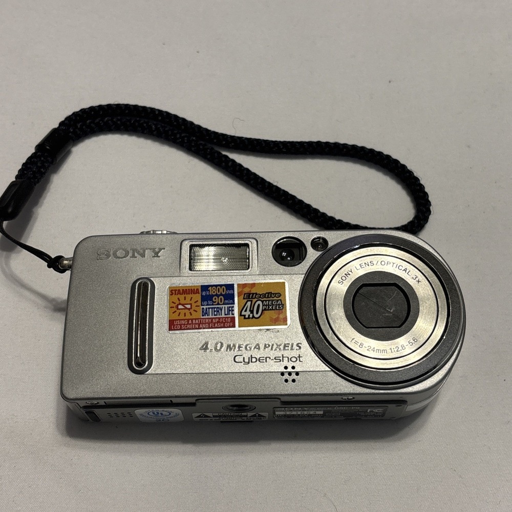 Sony Cyber-shot DSC-P9 4.0MP Digital Camera Silver UNTESTED